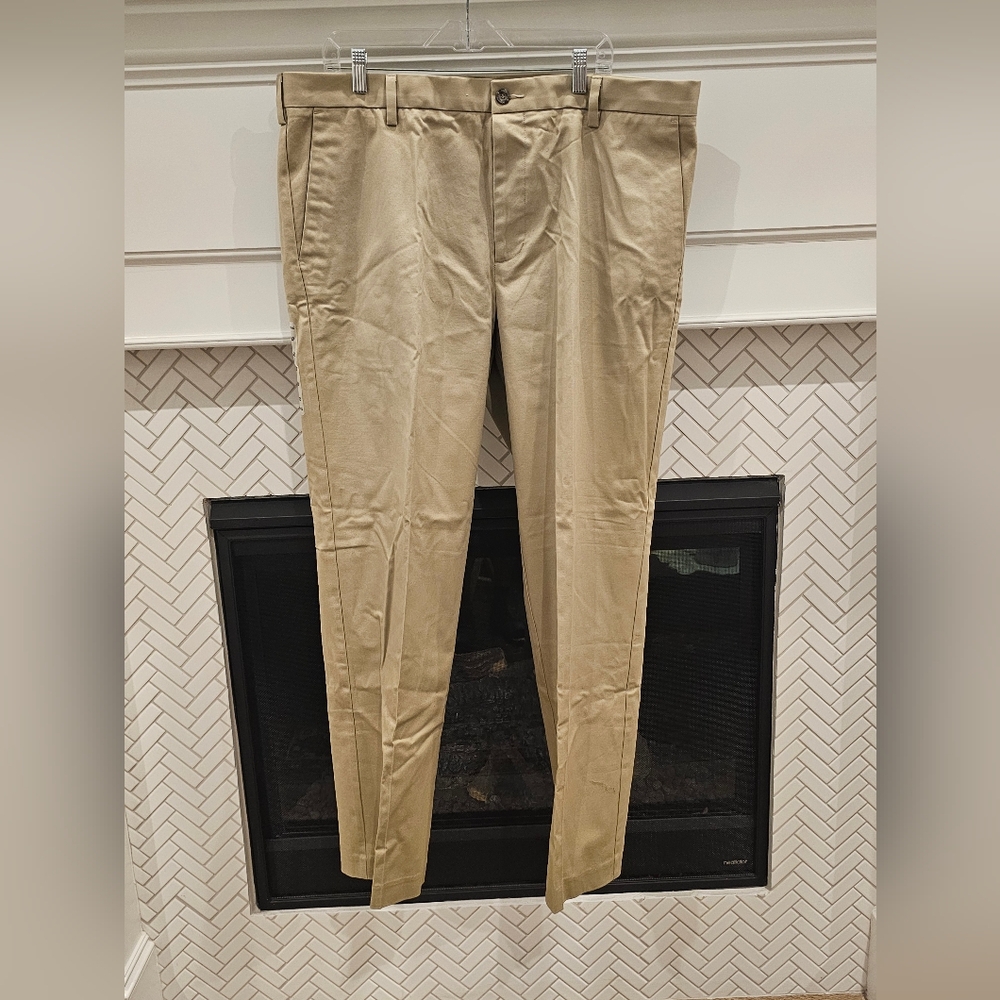 Dockers D3 Men's Iron Free Khaki Pants, NWT, Size: W-40", L-32"